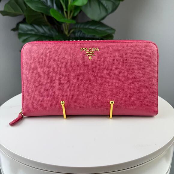 B131💎✨Authentic Prada  Large Saffiano Leather Wallet Pink - Picture 1 of 4